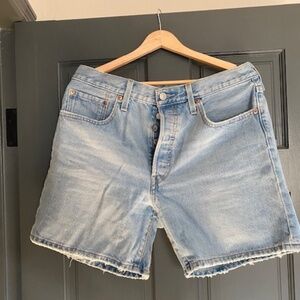Levis 501 hemmed cut off shorts W 31